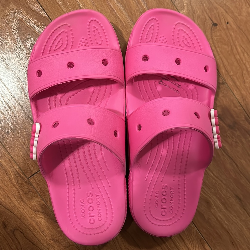 CROCS